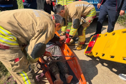 Antakya’da korkutan kaza! İtfaiye ekipleri traktörün altındaki sürücü için zamanla yarıştı