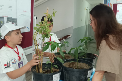 Kozan’da bilim şöleni: Şehit Öğretmen Lütfi Ölmez Ortaokulu’nda TÜBİTAK fuarı açıldı!