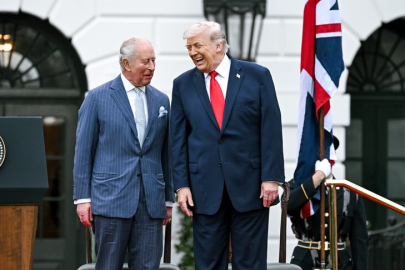 Kral Charles’tan ABD’de diplomatik mizah rüzgarı: Trump’a Fransızca ve 1814 göndermesi