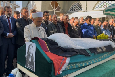 Öldürülen Avukat Hatice Kocaefe’ye duygu yüklü veda: Son yolculuğuna duvağıyla uğurlandı