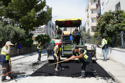 Tarsus Anıt Mahallesi'nde yol yenileme mesaisi