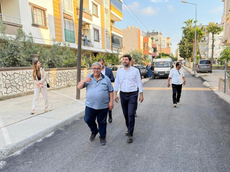 Tarsus Anıt Mahallesi'nde yol yenileme mesaisi 3