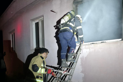 Hassa’da ev yangını! Mahalleli sokağa döküldü, ekipler zamanla yarıştı