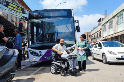 Belediye otobüsüne alınmayan engelli yolcu polisi arayıp yolu kapattı