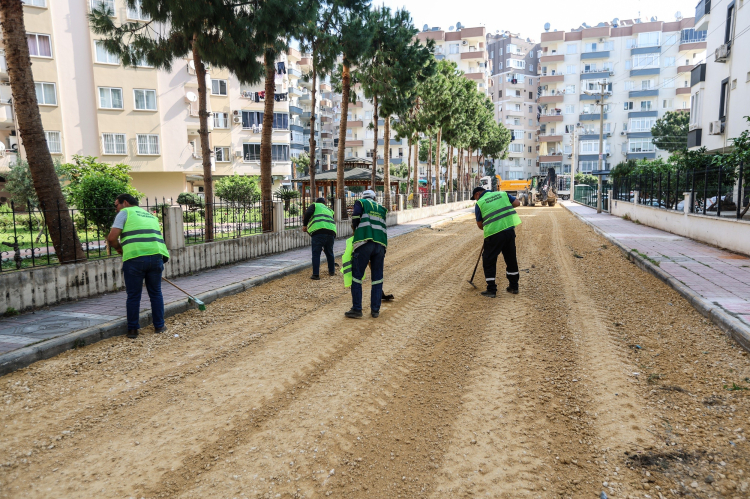 Mezitli'de yol çalışmaları altyapıyla birlikte yenileniyor 3