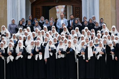 Adana'da 123 hafız öğrenci Ramazanoğlu Camii'nde 3 dakikada hatim indirdi