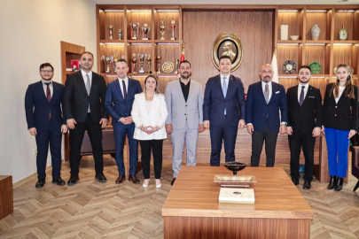 İYİ Parti Adana İl Başkanı Eroğlu’ndan Baro Başkanı Böke’ye ziyaret