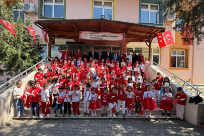 Osmaniye Düziçi'nde anaokulu öğrencilerinden anlamlı Türk bayrağı sergisi