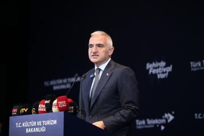Bakan Ersoy’dan net mesaj: Kültür artık bir ayrıcalık değil