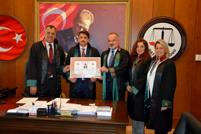 Bürokrasi ve hukuk bir arada: Vali Yardımcısı Resul Yıldırım, cübbe giydi