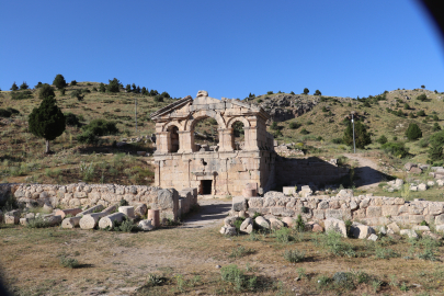 Tufanbeyli’de üç medeniyetin izlerini taşıyan eşsiz tarih hazinesi  'Şar Örenyeri'
