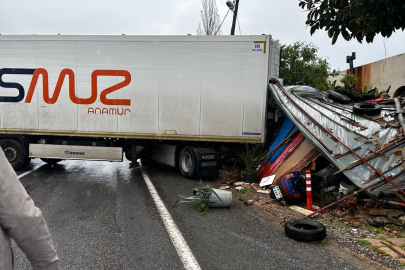 Mersin'de mucize kurtuluş! Tırın altında kalmaktan son anda böyle kurtuldular