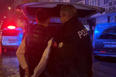 Sokak ortasında tüfekle dolaşan çocuk, kovalamaca sonucu yakalandı