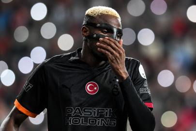Victor Osimhen'den taraftara şampiyonluk sözü: Galatasaray evinde gülecek
