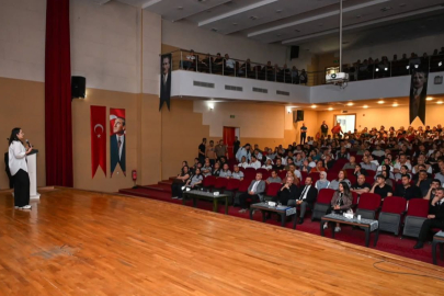 Yeşilay Adana’dan güvenlik görevlilerine bağımlılıkla mücadele eğitimi