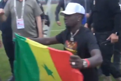 Amedspor oyuncusunun açtığı Senegal bayrağı kafaları karıştırdı: Diagne neye uğradığını şaşırdı