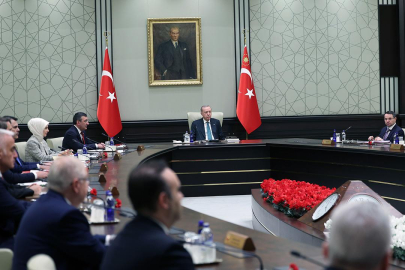 Cumhurbaşkanlığı Kabinesi kritik başlıklarla toplanıyor: Orta Doğu diplomasisi ve ekonomi öncelikli gündem