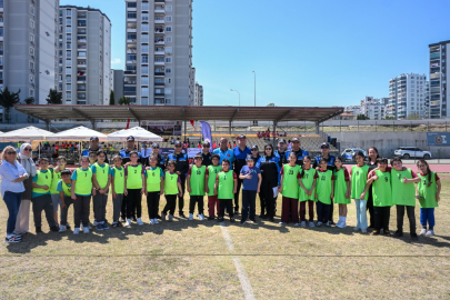 Adana’da polisler çocukları geleneksel çocuk oyunlarıyla buluşturdu