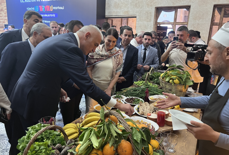 Mersin Kültür Yolu Festivali Bakan Ersoy gastronomi turizminin yeni rotasını çizdi 2