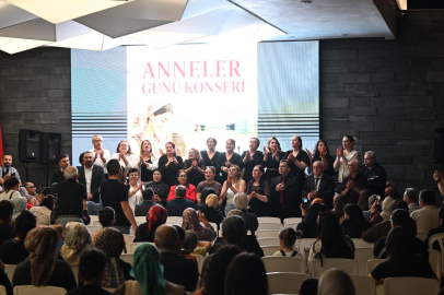 Sarıçam Belediyesi’nin Anneler Günü konseri gönüllere dokundu