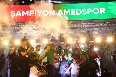 Amedspor kupasına kavuştu: Diyarbakır sokakları bayram yerine döndü
