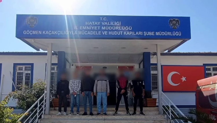 Hatay'da durdurulan araçtan 6 göçmen çıktı 1 tutuklama, 102 bin TL trafik cezası uygulandı 2