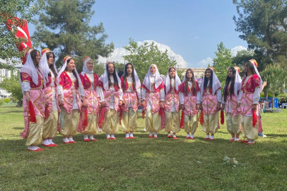Osmaniye'de halk ozanı Karacaoğlan, kortej ve konserlerle anıldı