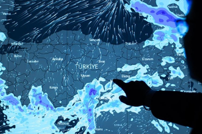 Adana için sağanak ve fırtına uyarısı! Meteoroloji tek tek illeri açıkladı
