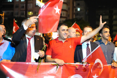 Çukurova’da 19 Mayıs coşkusu: Simge konseri ve meşaleli yürüyüş heyecanı
