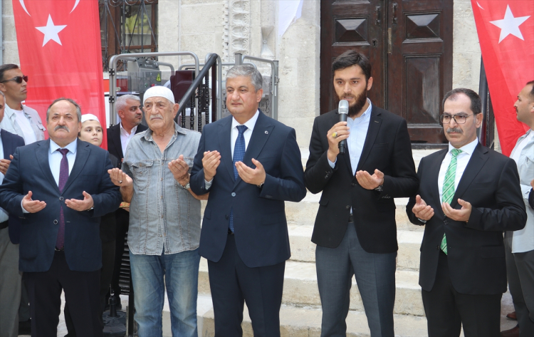 Adana Mestanzade Camisi ibadete açıldı 344 yıllık tarihi miras yeniden ayağa kalktı 2