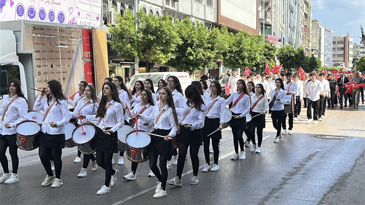 Hatay İskenderun'da 19 Mayıs kutlamaları Gençlik Yürüyüşü ile başladı 2