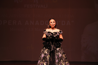 "Ozanların İzinde, Aşıkların Yolunda - Opera Anadolu'da" gösterisi Mersin'de sahnelendi
