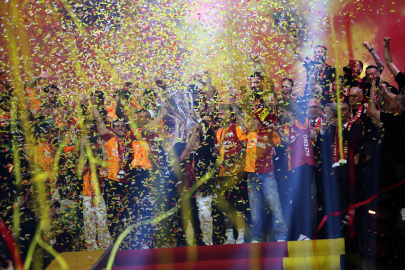 Galatasaray'ın 26’ncı şampiyonluk kutlamalarına damga vuran görüntüler