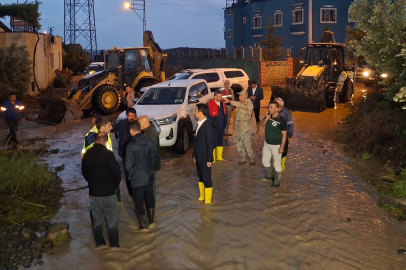Hatay'da sağanak yağış mesaisi: Ekipler kritik noktalara anında müdahale etti