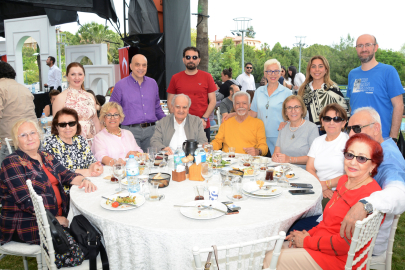 Adana’da eczacılar geleneksel bahar kahvaltısında buluştu