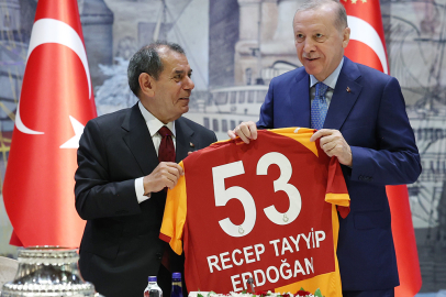 Cumhurbaşkanı Erdoğan 4. kez şampiyon olan Galatasaray’ı kabul etti