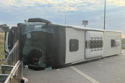İstanbul-İzmir Otoyolu'nda yolcu otobüsü devrildi: 25 yaralı