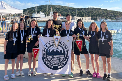 Kayseri’nin "Altın Kızları" havuzda tarih yazdı: Türkiye Su Topu şampiyonu oldular