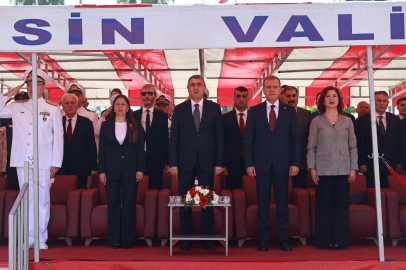 Mersin'de 19 Mayıs coşkusu: Cumhuriyet Meydanı'nda gençlik rüzgârı esti