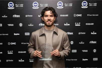 Ferdi Kadıoğlu İngiltere’de zirvede! Brighton’da sezonun oyuncusu seçildi
