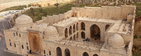 Mardin turizmde zirveye oynuyor! Oteller doldu, tarihi mekanlarda uzun kuyruklar oluştu