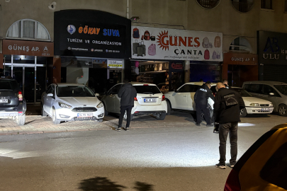 Kayseri'de turizm acentesine kurşun yağmuru: Camlara 7 mermi isabet etti