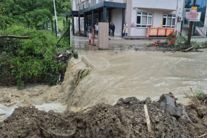 Bartın’da sağanak kabusu: Yollar çöktü, vatandaşlar mahsur kaldı, 32 kişi kurtarıldı