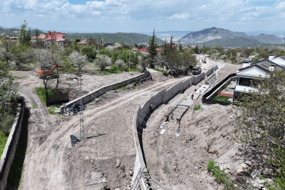 Hacılar'da Aksu-Lara Deresi Taşkın Koruma Kanalı projesi hızla ilerliyor