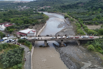 Yağış Hatay’ı vurdu: Köprü çöktü, 2 genç sele kapılarak kayboldu