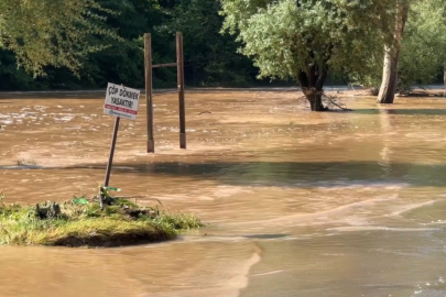 Bartın Irmağı taştı, piknik alanı sular altında kaldı