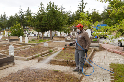 Melikgazi Belediyesi ilçedeki mezarlıkları Kurban Bayramı'na hazırlıyor