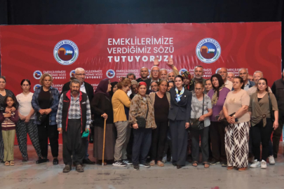 Ceyhan Belediyesi üç bayramda 7 bin 750 emeklinin yüzünü güldürdü