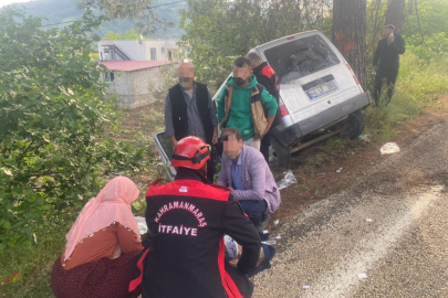 Kahramanmaraş Andırın'da hafif ticari araç kaza yaptı: 1'i ağır 4 yaralı
