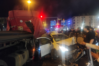 Giresun’da kırmızı ışıkta bekleyen aileye tır çarptı: Aynı aileden 5 kişi hayatını kaybetti